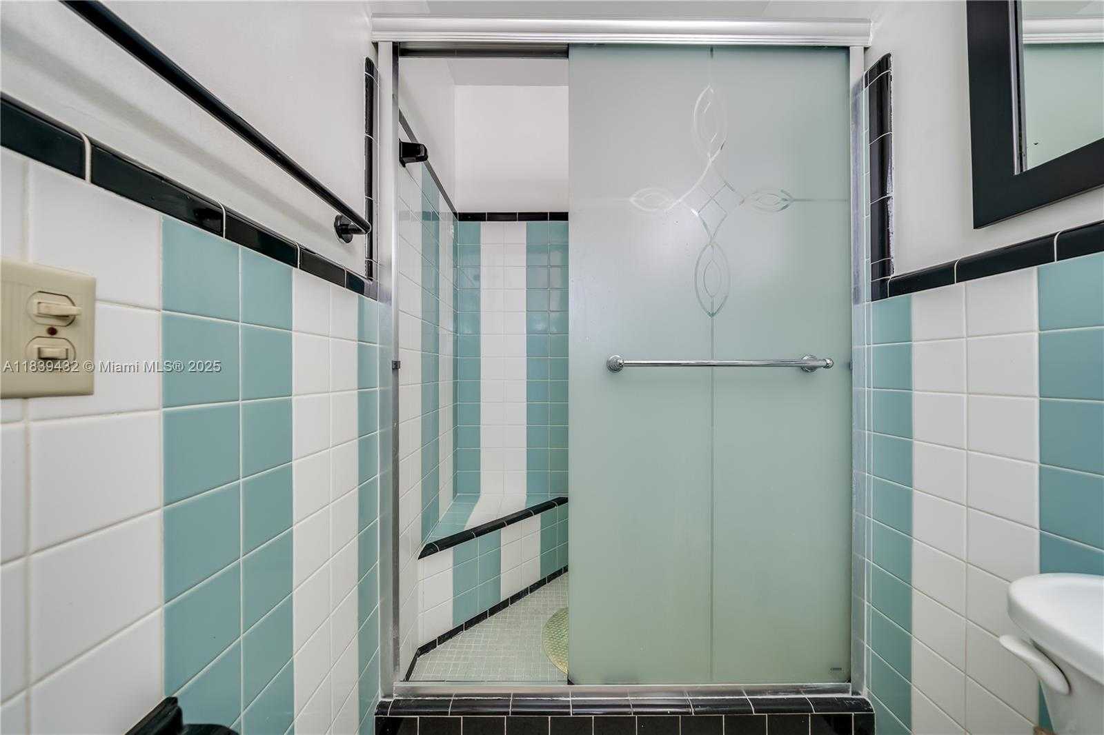 Small Image of 7140 FILLMORE ST, Hollywood Number 39