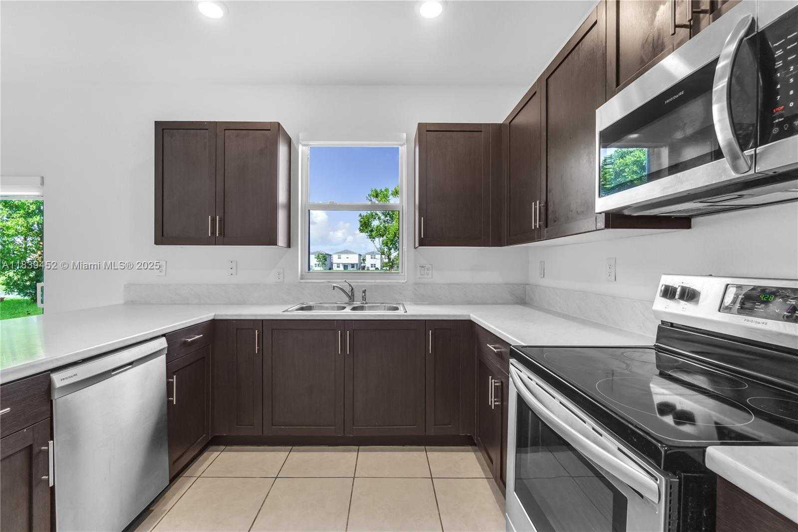 Small Image of 1412 SOUTH EAST 27TH TER, Homestead Number 11