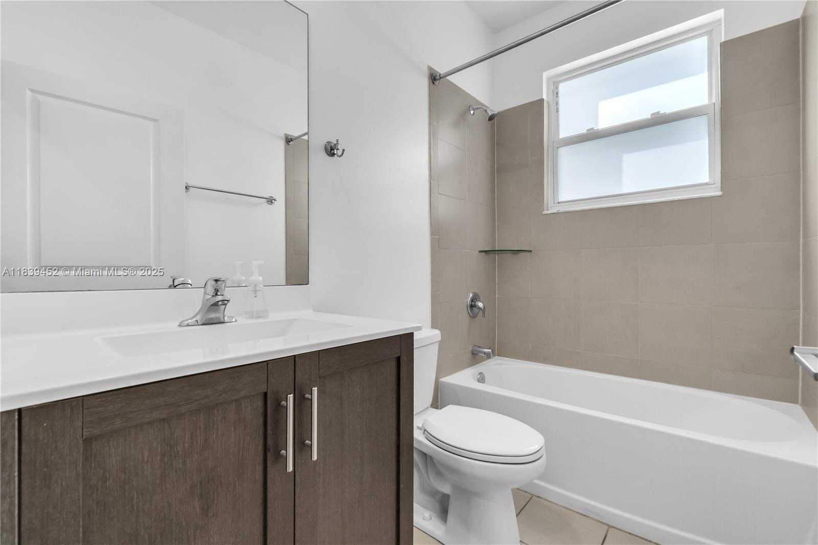 Small Image of 1412 SOUTH EAST 27TH TER, Homestead Number 15