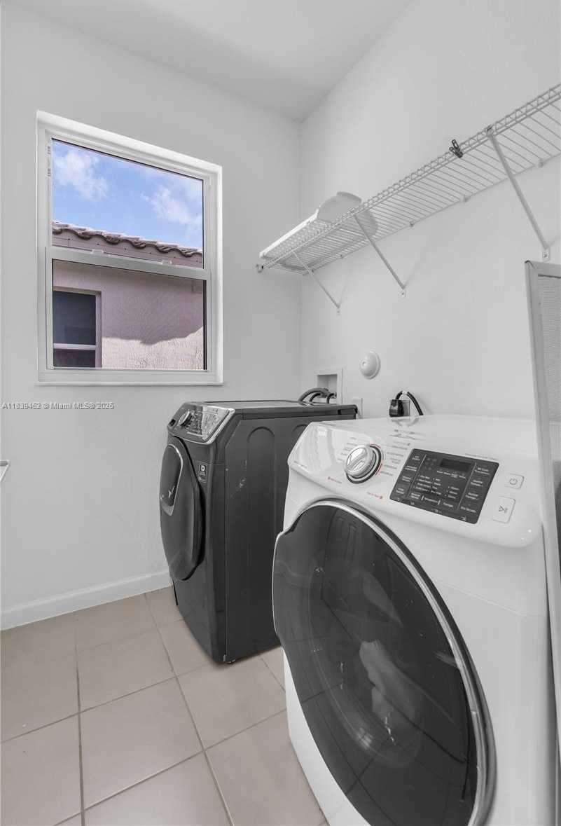 Small Image of 1412 SOUTH EAST 27TH TER, Homestead Number 17