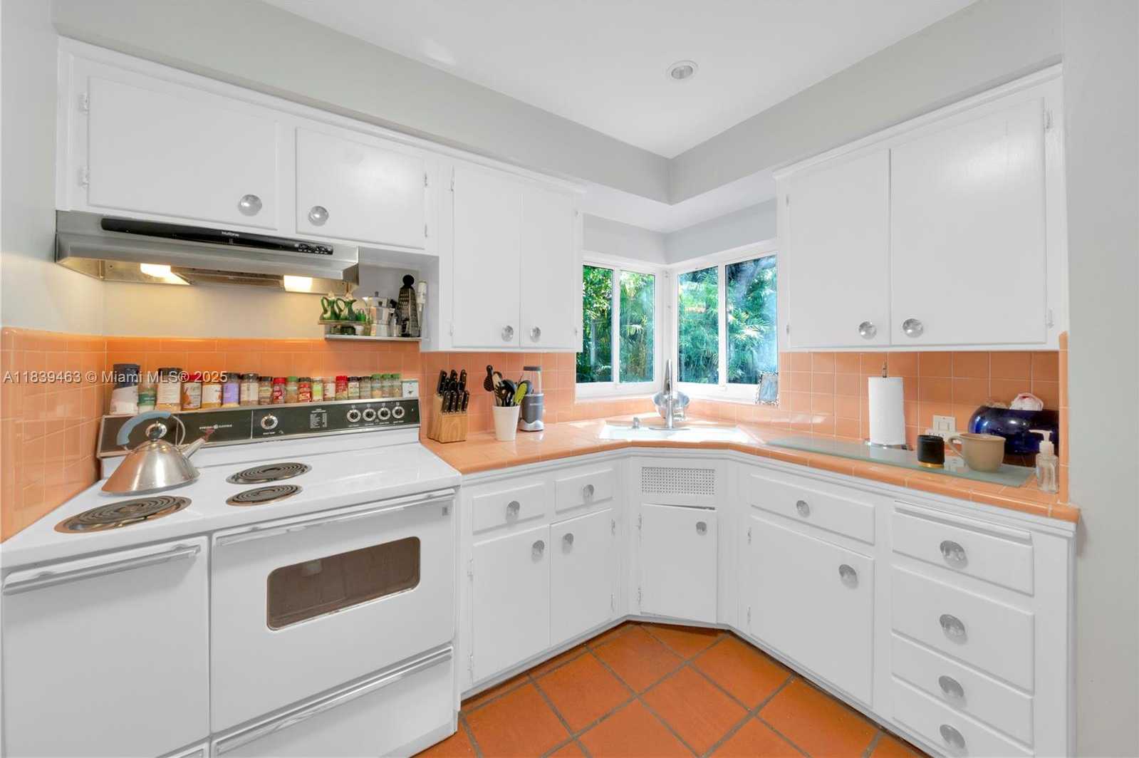 Small Image of 2665 SOUTH WEST 17TH AVE, Miami Number 15