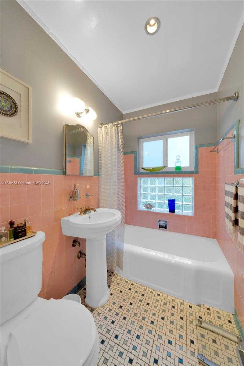 Small Image of 2665 SOUTH WEST 17TH AVE, Miami Number 17