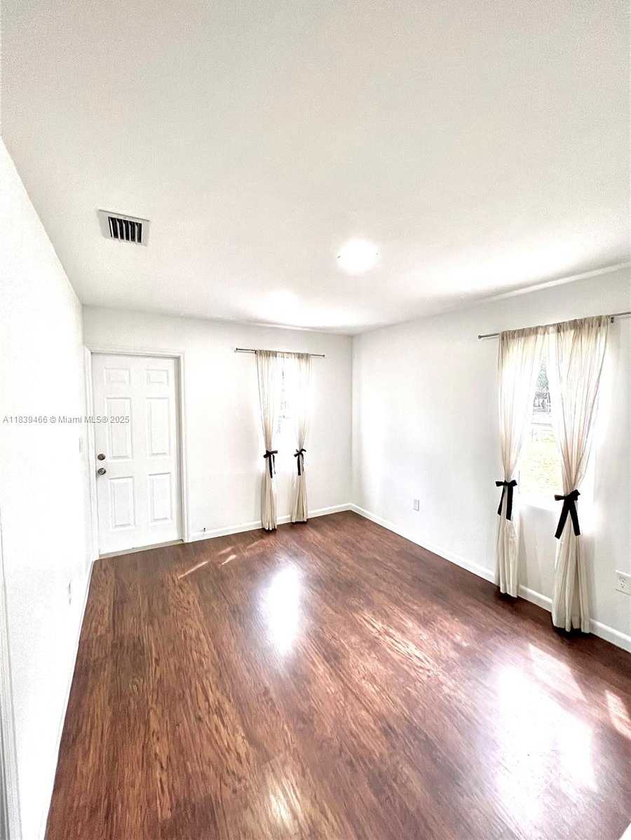 Small Image of 5803 ARTHUR ST, Hollywood Number 10