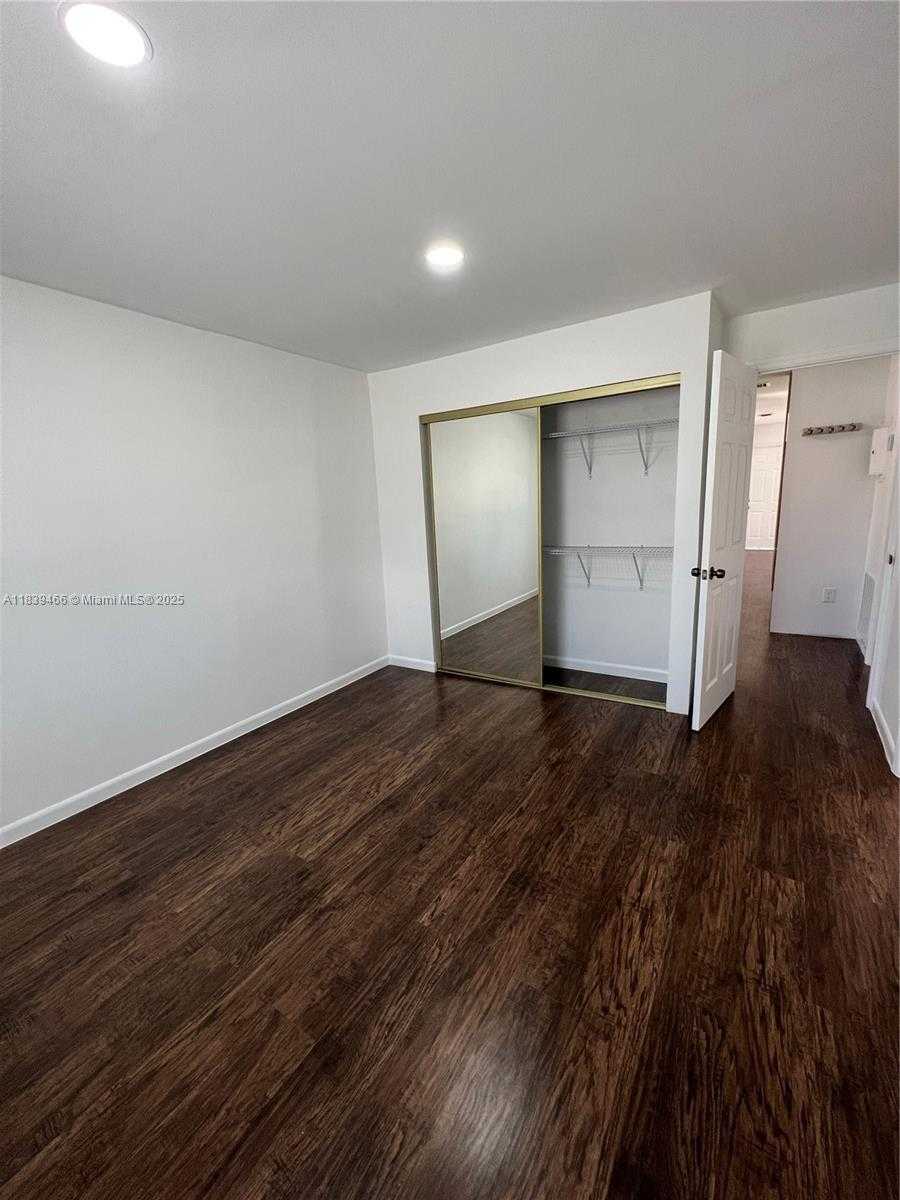 Small Image of 5803 ARTHUR ST, Hollywood Number 11