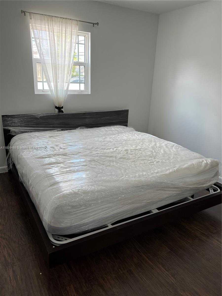 Small Image of 5803 ARTHUR ST, Hollywood Number 12