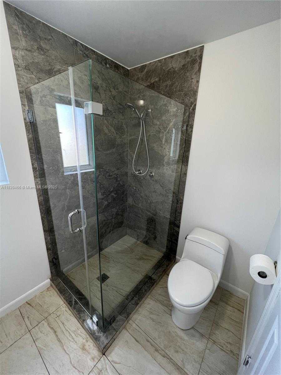 Small Image of 5803 ARTHUR ST, Hollywood Number 14