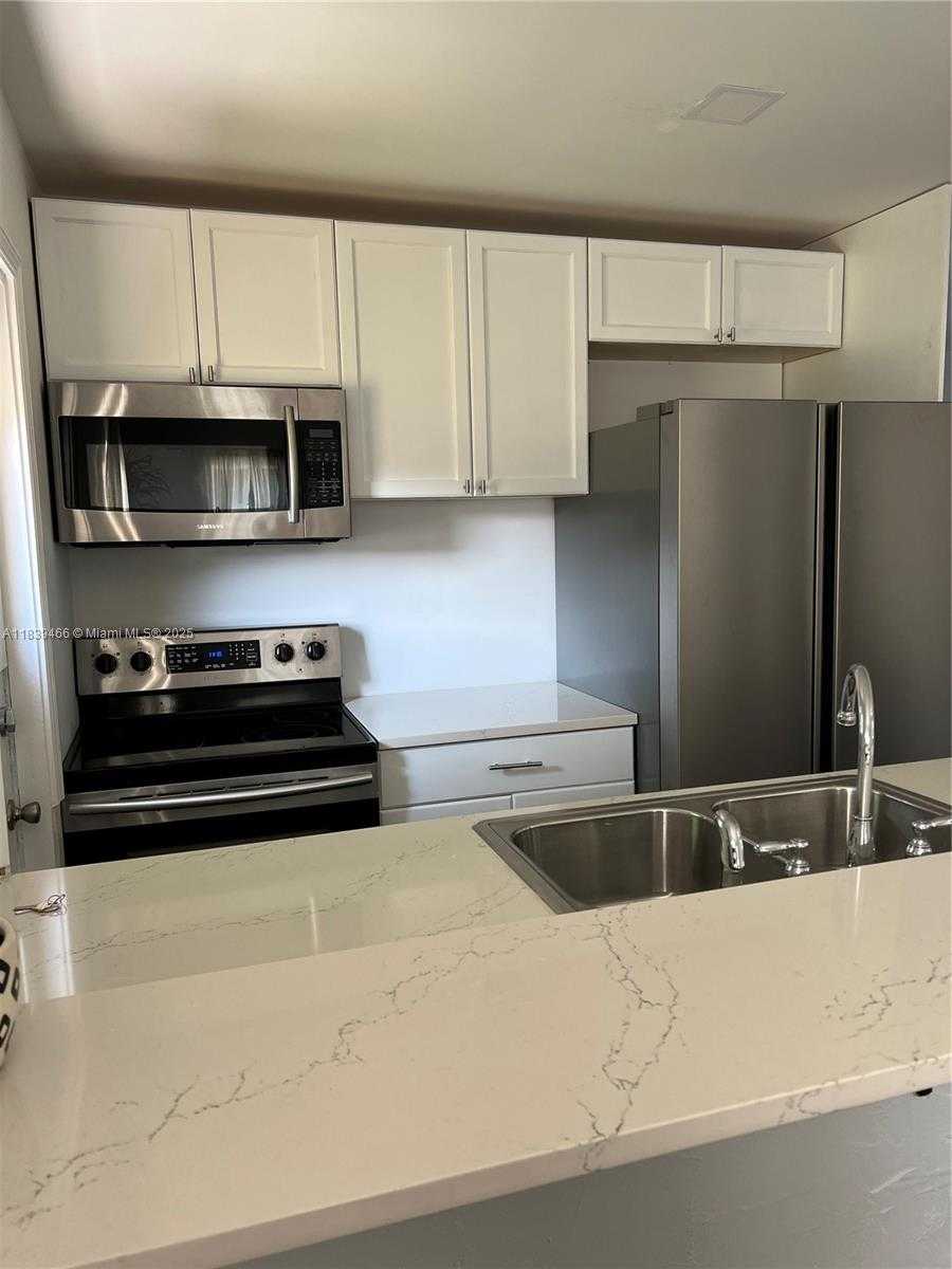 Small Image of 5803 ARTHUR ST, Hollywood Number 5