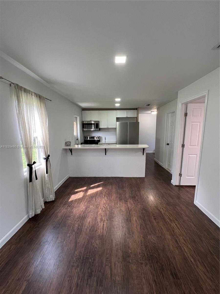 Small Image of 5803 ARTHUR ST, Hollywood Number 9