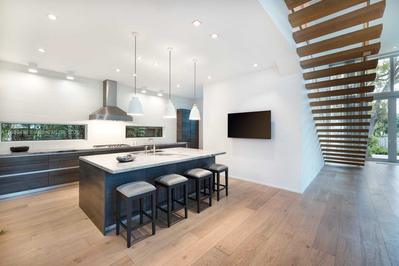 Small Image of 335 WEST 46TH ST, Miami Beach Number 13