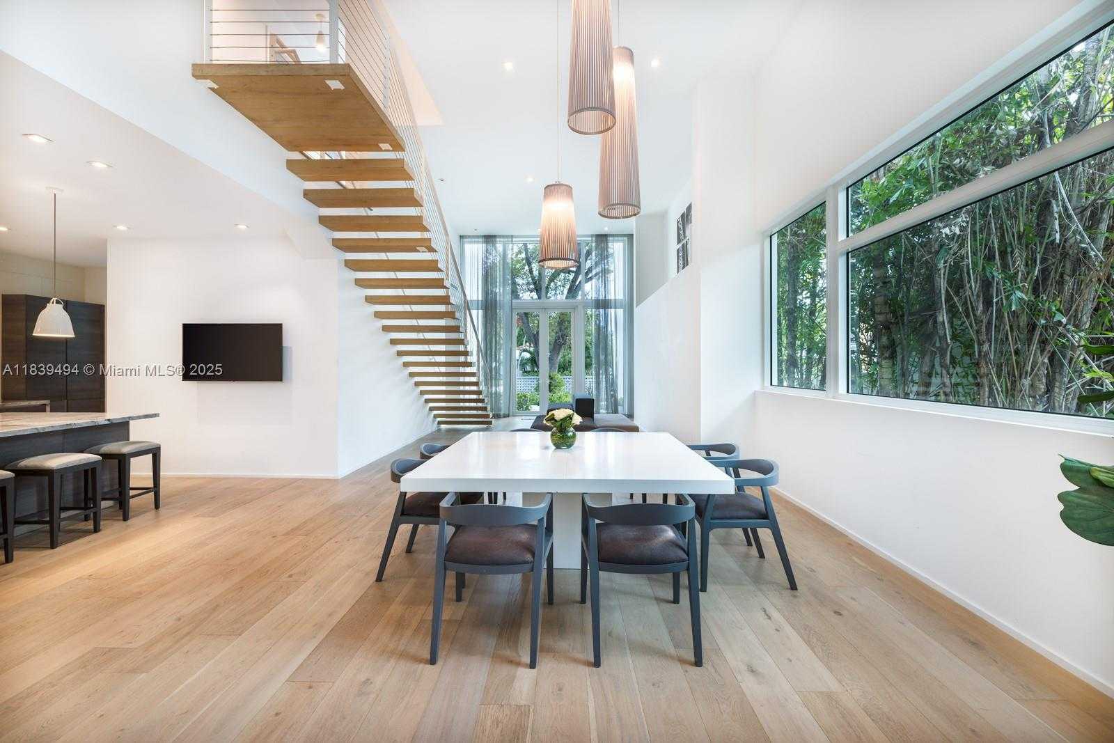 Small Image of 335 WEST 46TH ST, Miami Beach Number 14