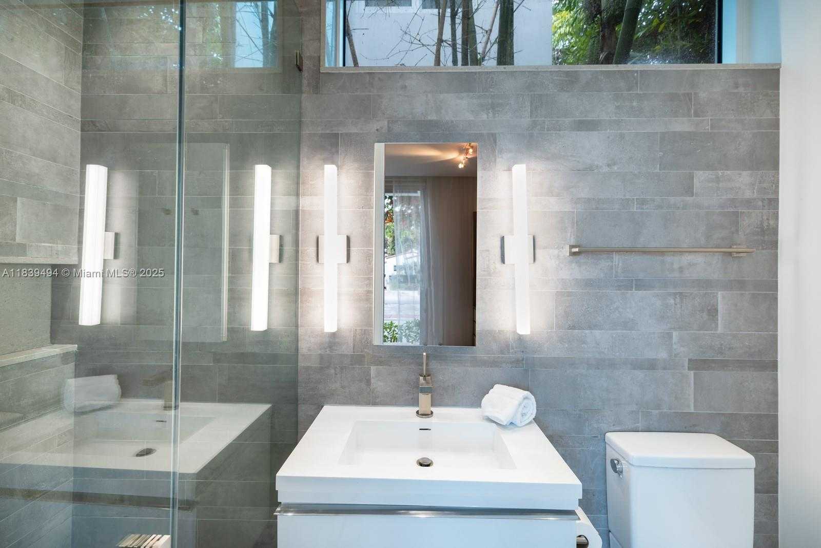 Small Image of 335 WEST 46TH ST, Miami Beach Number 25