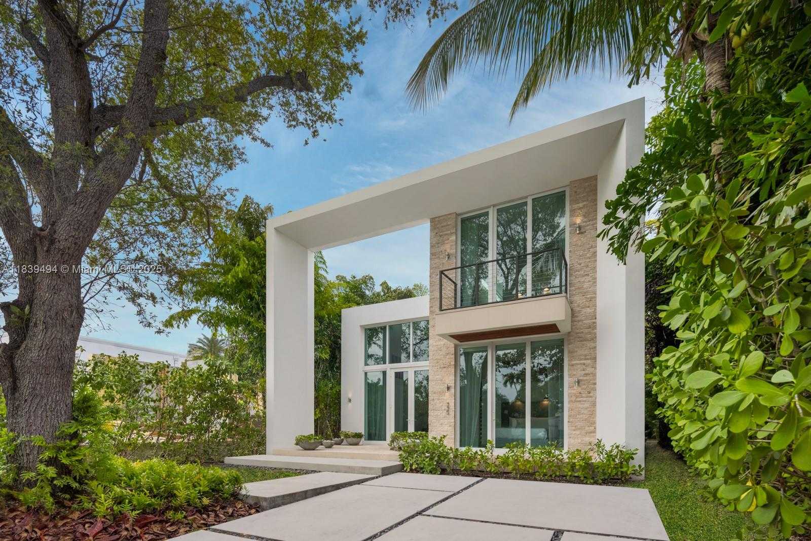 Small Image of 335 WEST 46TH ST, Miami Beach Number 3
