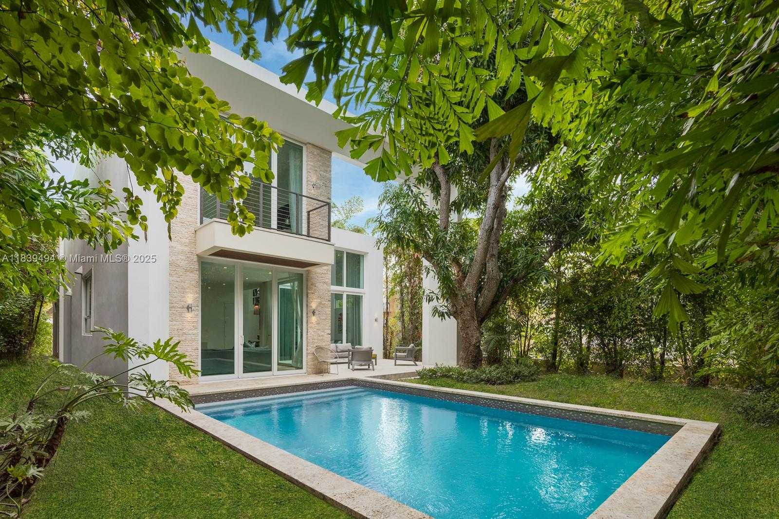 Small Image of 335 WEST 46TH ST, Miami Beach Number 4