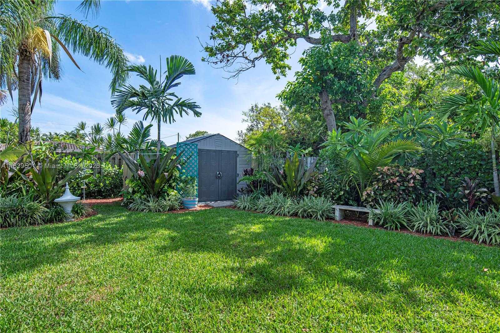 Small Image of 2245 JOHNSON ST, Hollywood Number 16