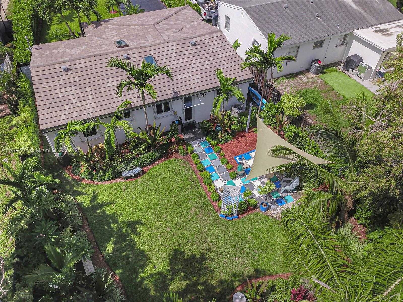 Small Image of 2245 JOHNSON ST, Hollywood Number 19