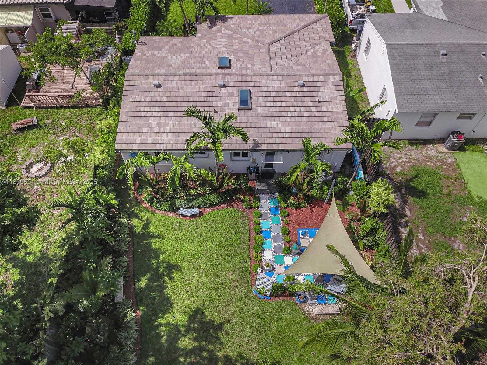Small Image of 2245 JOHNSON ST, Hollywood Number 22