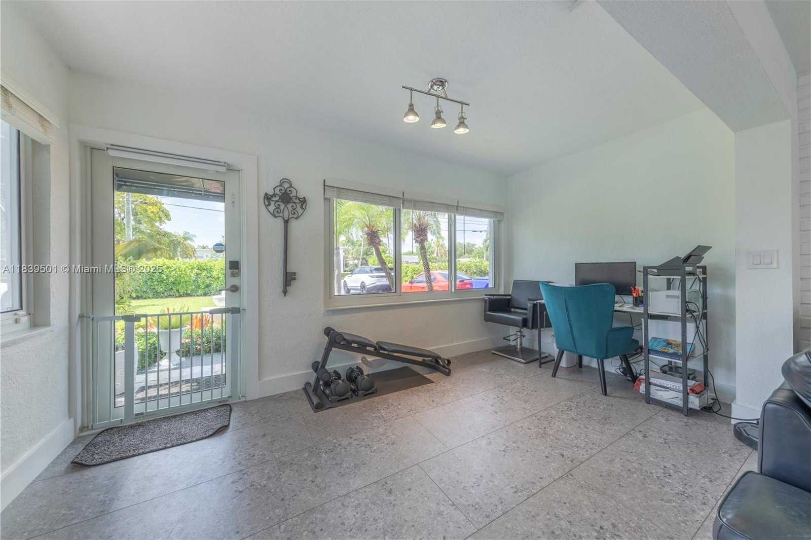 Small Image of 2245 JOHNSON ST, Hollywood Number 29
