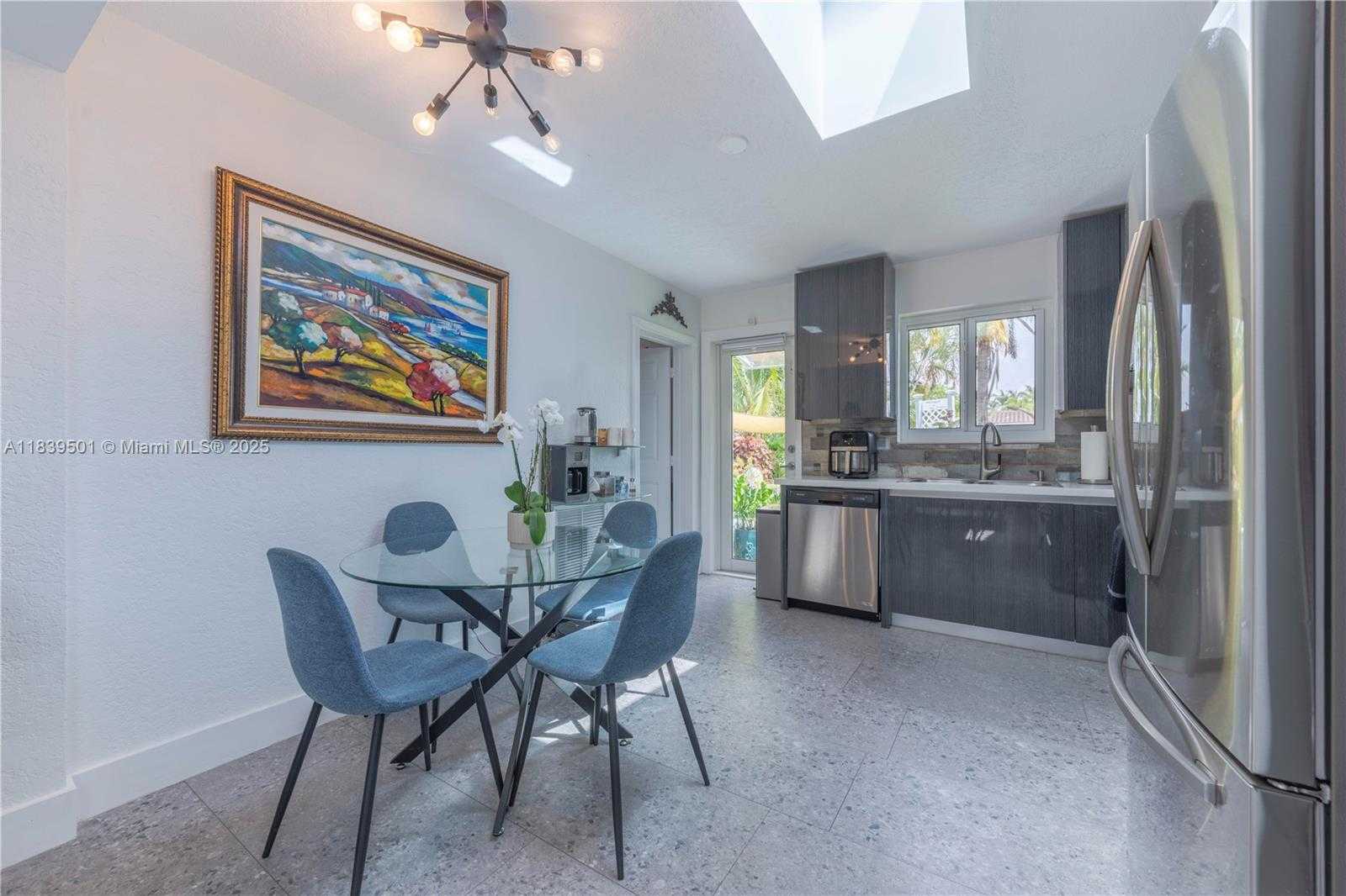 Small Image of 2245 JOHNSON ST, Hollywood Number 33