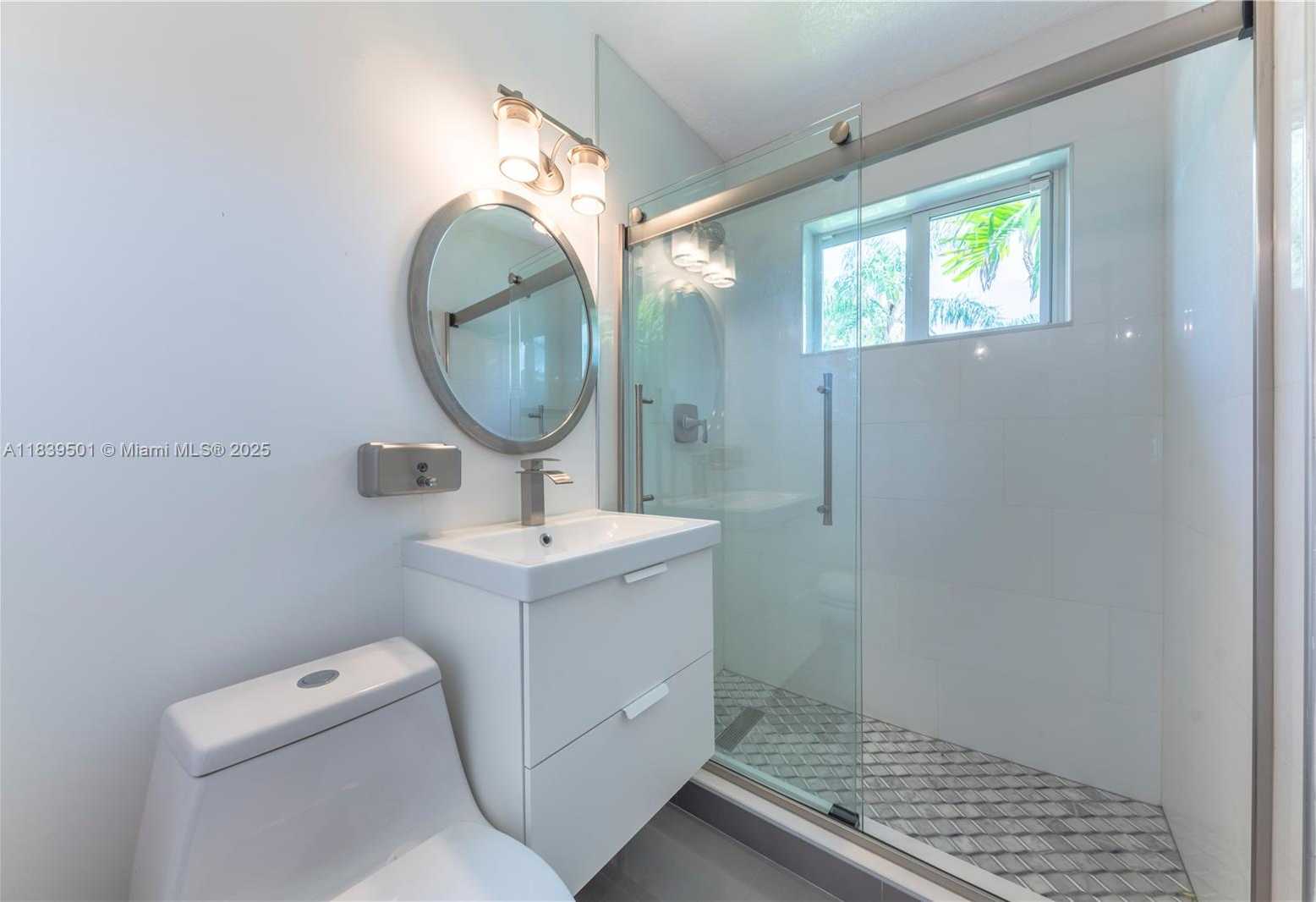 Small Image of 2245 JOHNSON ST, Hollywood Number 40