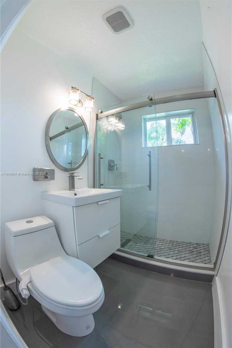 Small Image of 2245 JOHNSON ST, Hollywood Number 41