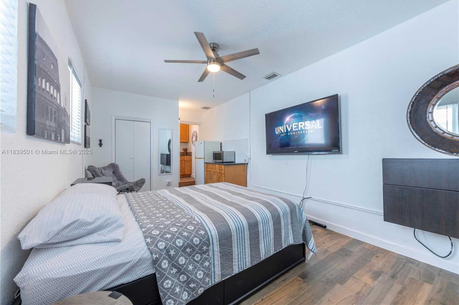 Small Image of 2245 JOHNSON ST, Hollywood Number 44