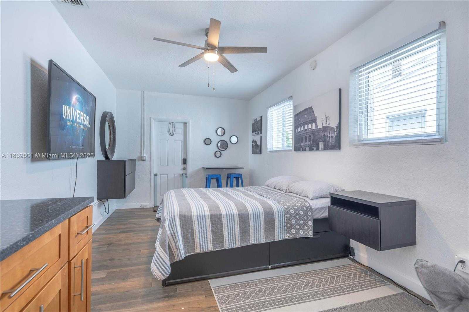 Small Image of 2245 JOHNSON ST, Hollywood Number 45