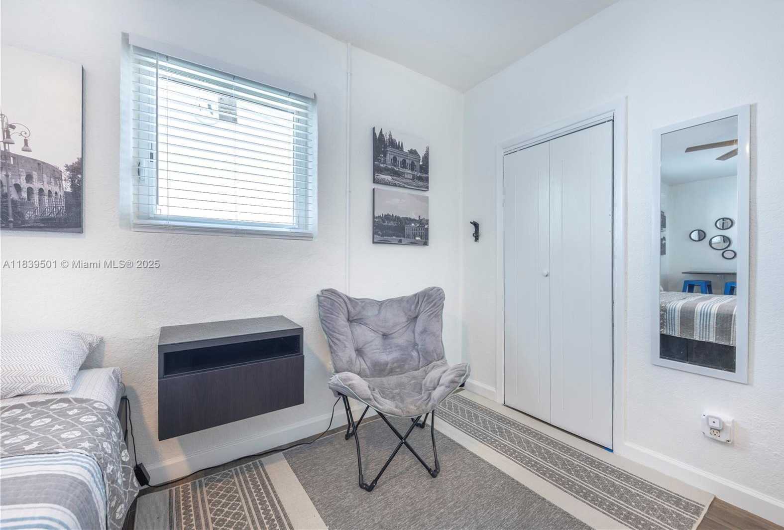 Small Image of 2245 JOHNSON ST, Hollywood Number 48