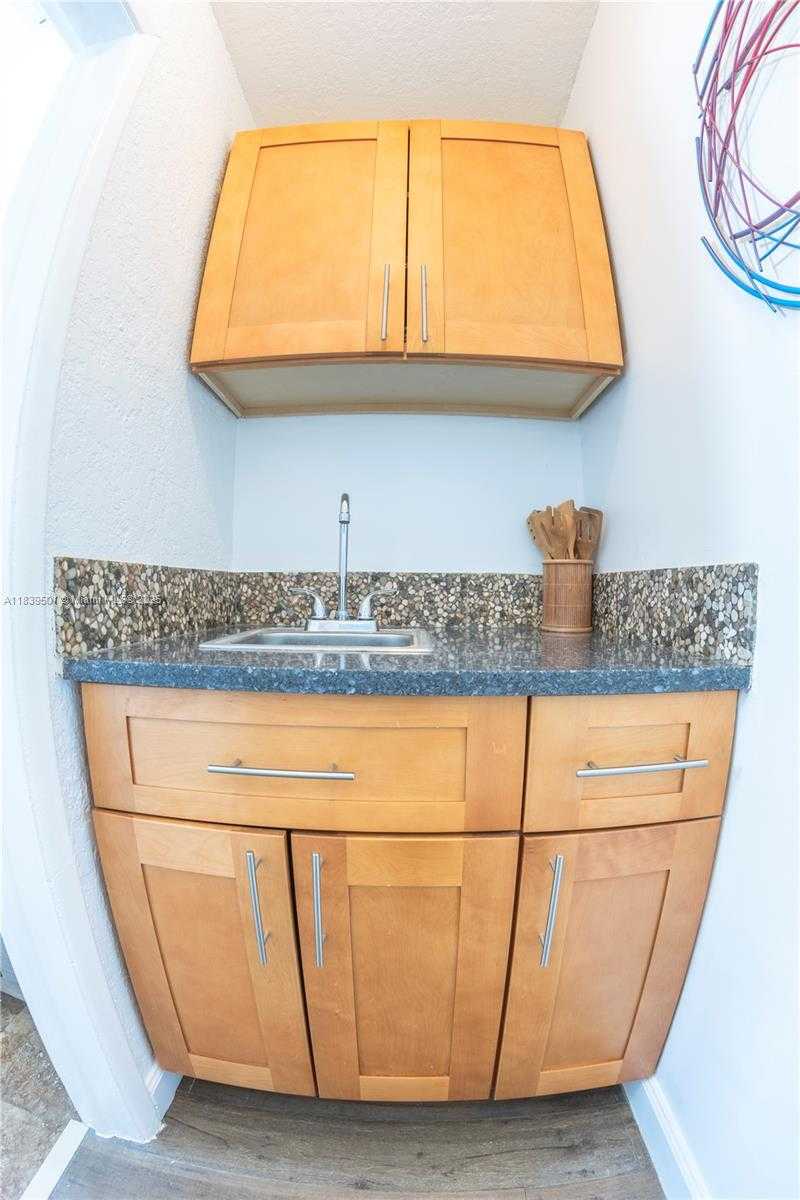 Small Image of 2245 JOHNSON ST, Hollywood Number 51