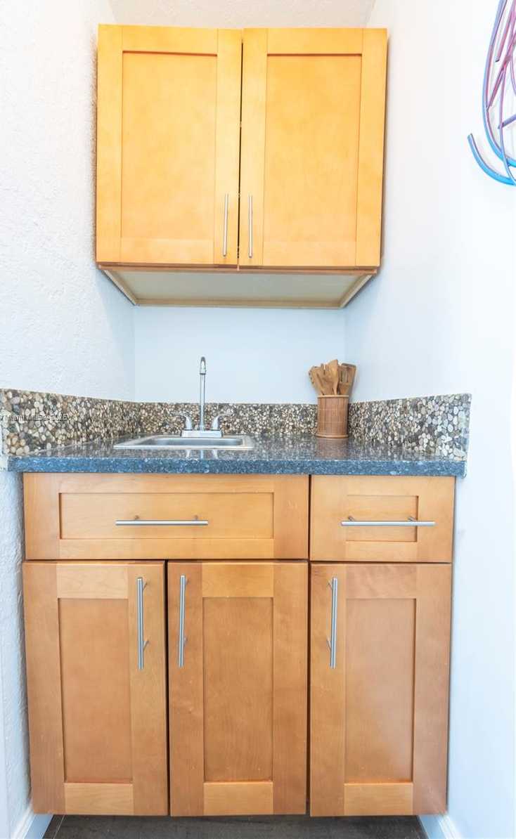 Small Image of 2245 JOHNSON ST, Hollywood Number 52