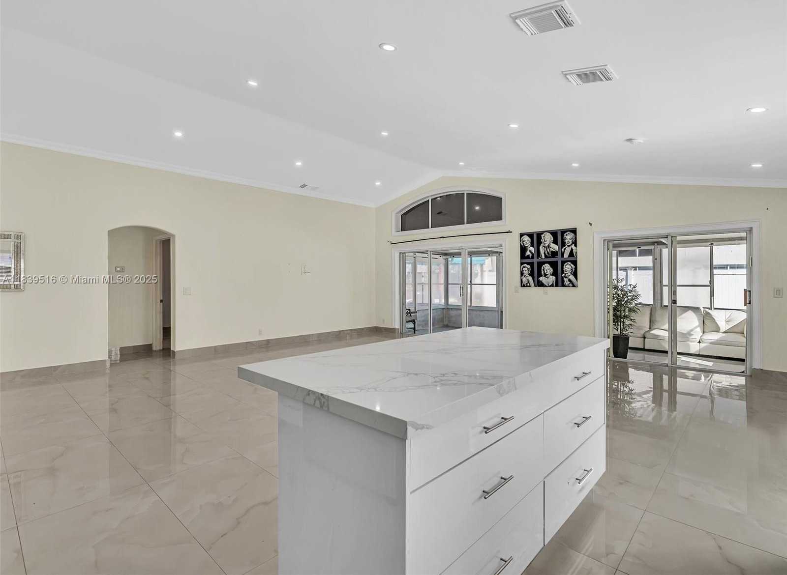 Small Image of 4966 SOUTH WEST 33RD TER, Hollywood Number 25