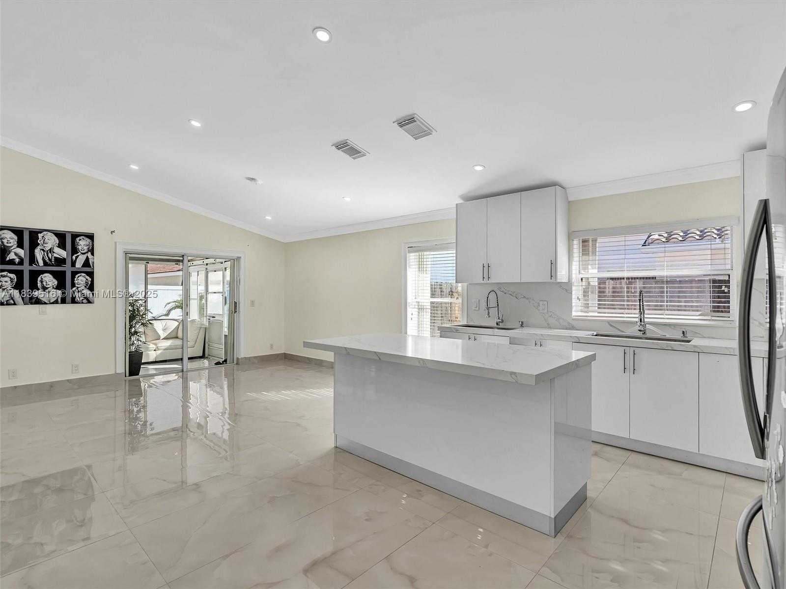 Small Image of 4966 SOUTH WEST 33RD TER, Hollywood Number 26