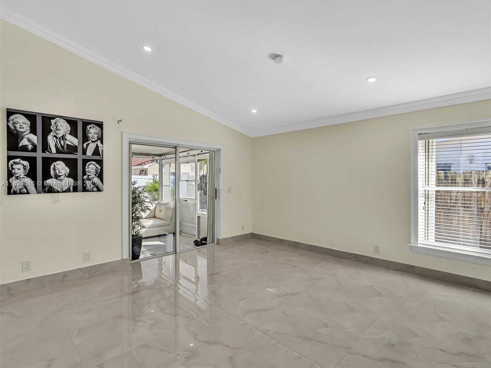 Small Image of 4966 SOUTH WEST 33RD TER, Hollywood Number 27