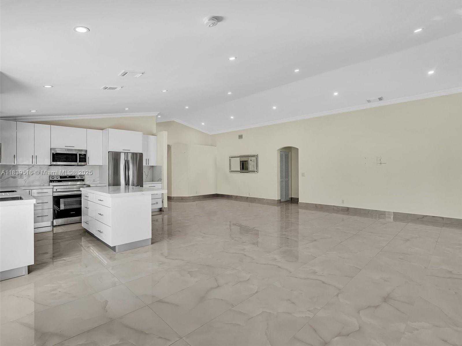 Small Image of 4966 SOUTH WEST 33RD TER, Hollywood Number 29