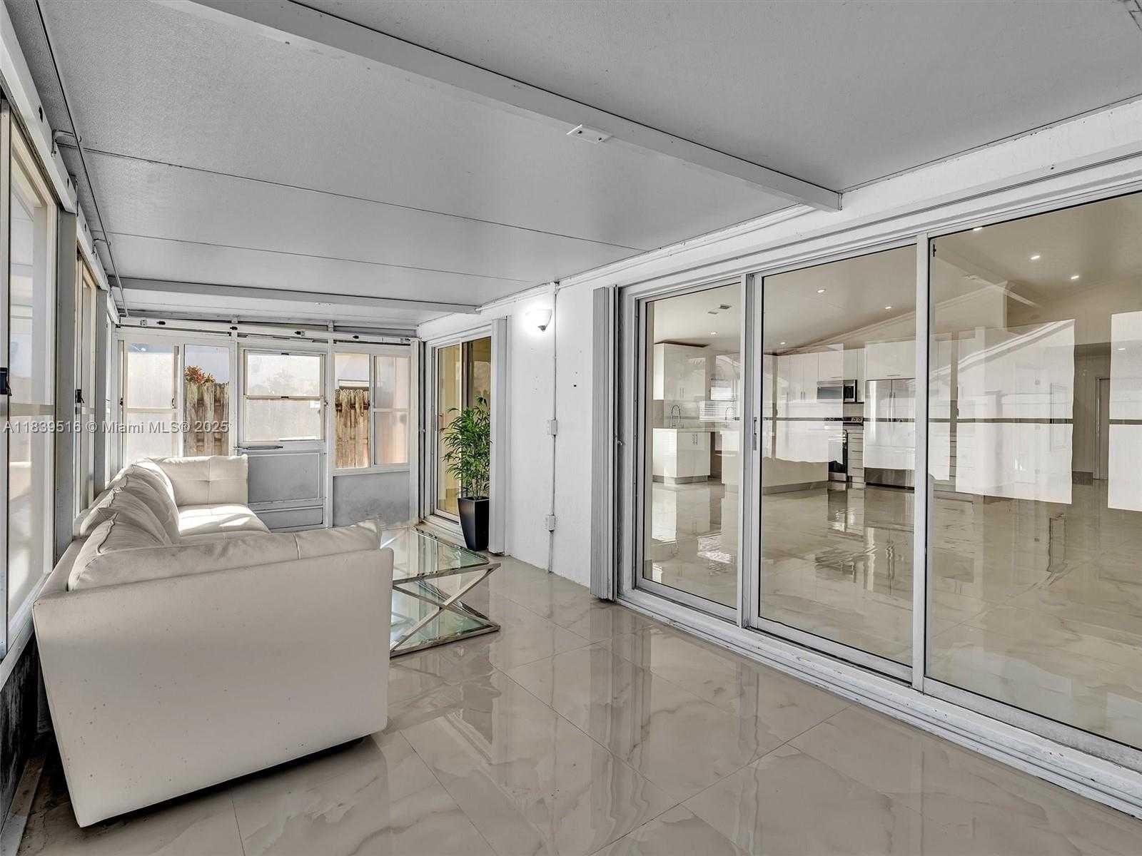 Small Image of 4966 SOUTH WEST 33RD TER, Hollywood Number 35