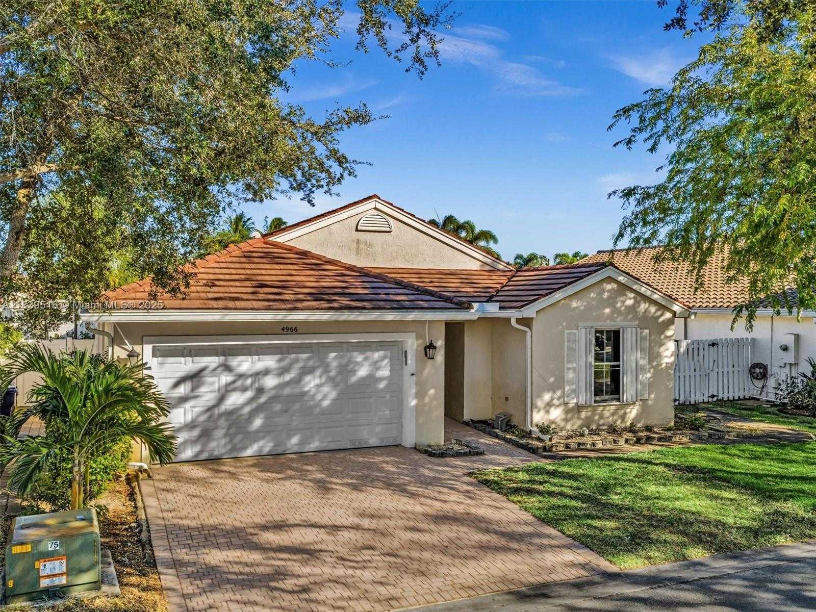 Small Image of 4966 SOUTH WEST 33RD TER, Hollywood Number 52