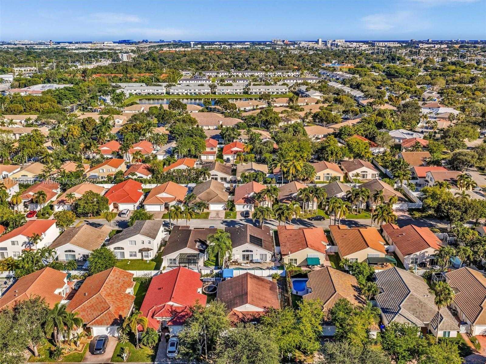 Small Image of 4966 SOUTH WEST 33RD TER, Hollywood Number 54