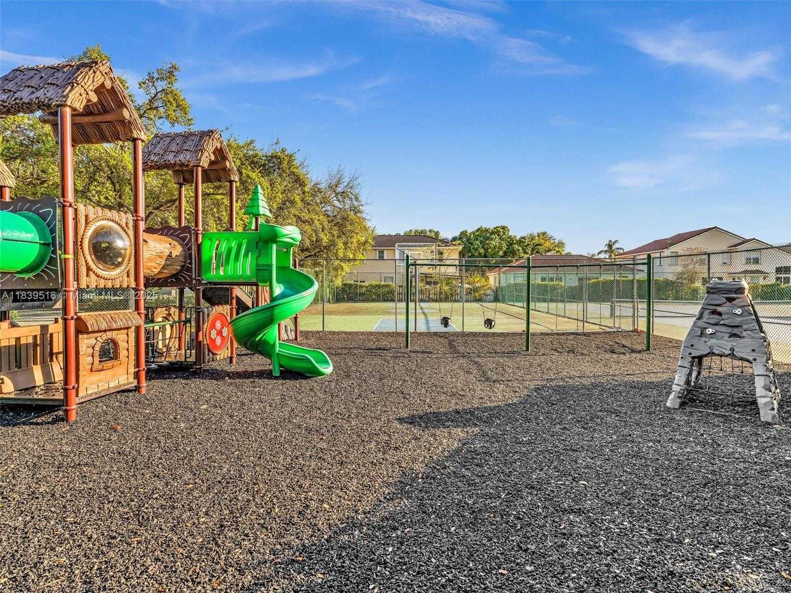 Small Image of 4966 SOUTH WEST 33RD TER, Hollywood Number 61