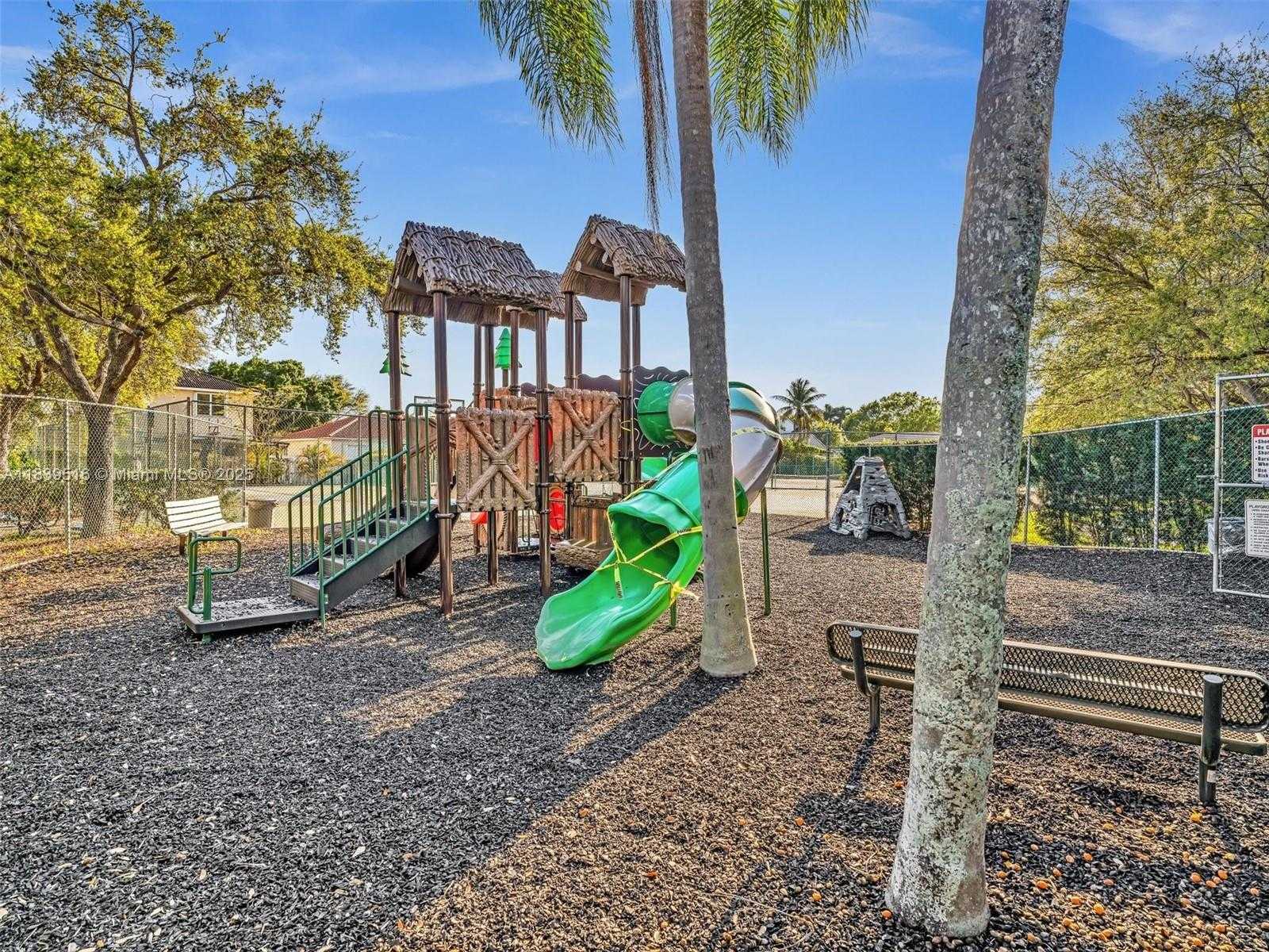 Small Image of 4966 SOUTH WEST 33RD TER, Hollywood Number 62