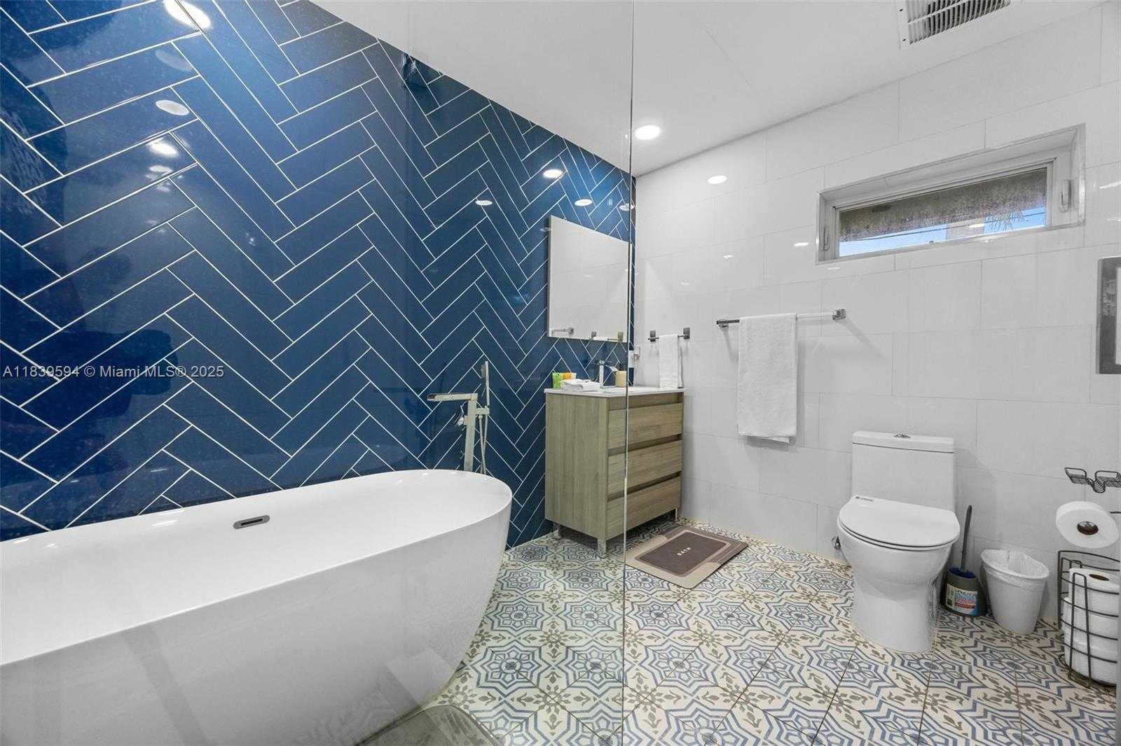 Small Image of 1240 JEFFERSON ST, Hollywood Number 24