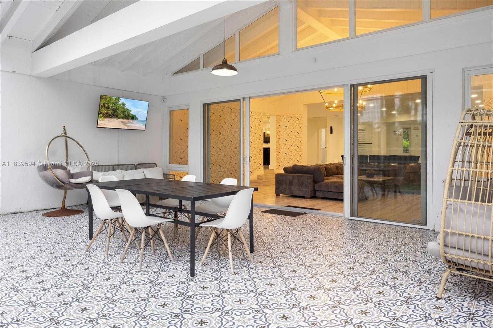 Small Image of 1240 JEFFERSON ST, Hollywood Number 37