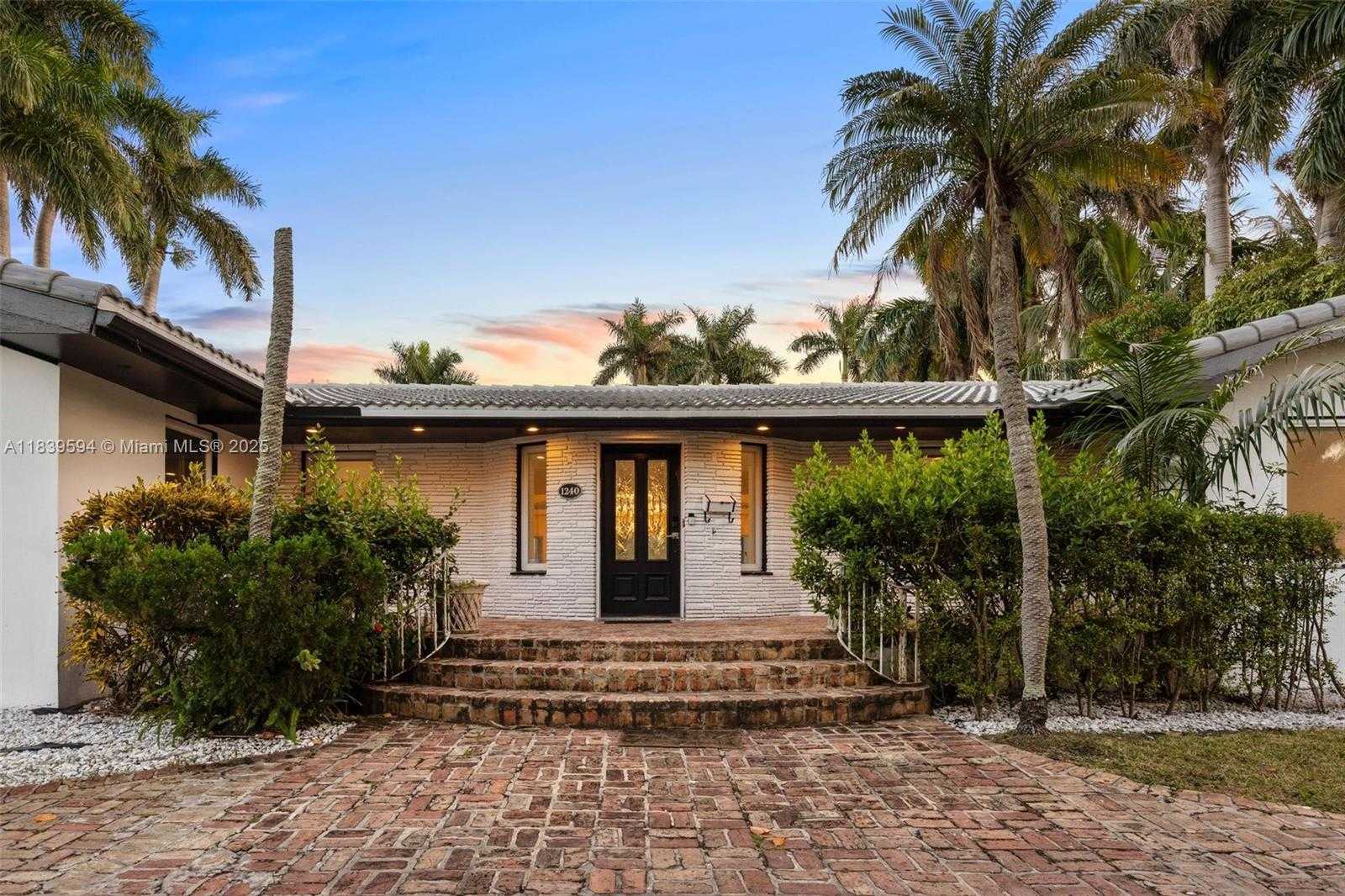 Small Image of 1240 JEFFERSON ST, Hollywood Number 7