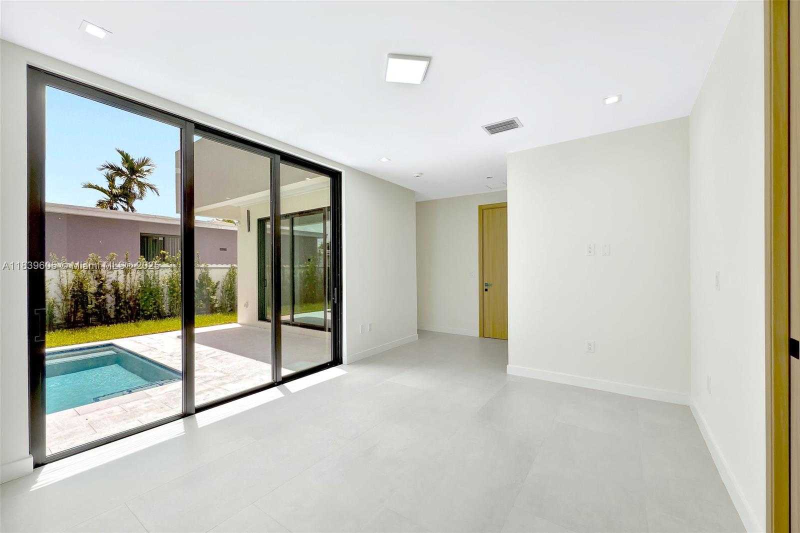 Small Image of 4109 SOUTH WEST 9TH TER, Miami Number 10