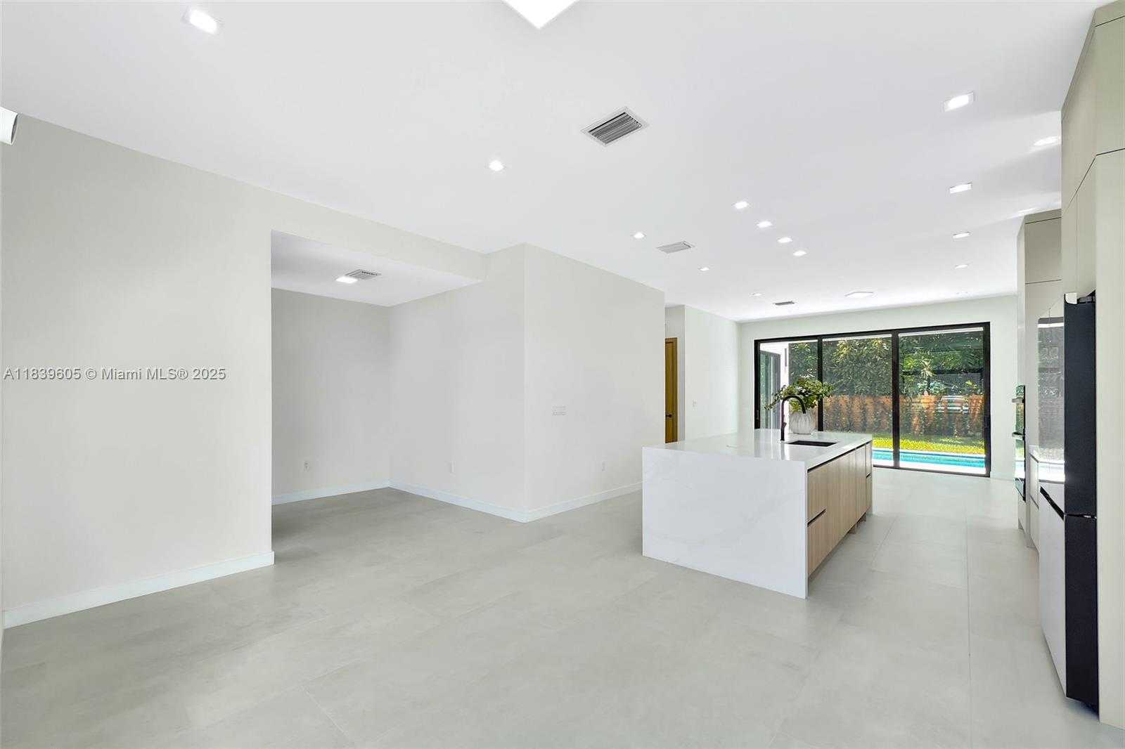 Small Image of 4109 SOUTH WEST 9TH TER, Miami Number 6