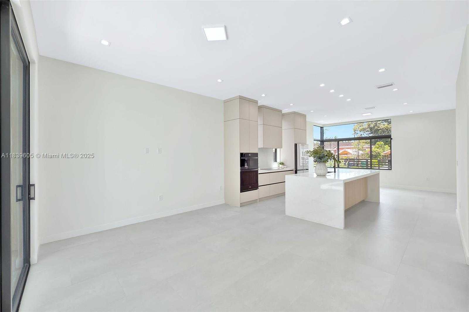 Small Image of 4109 SOUTH WEST 9TH TER, Miami Number 8