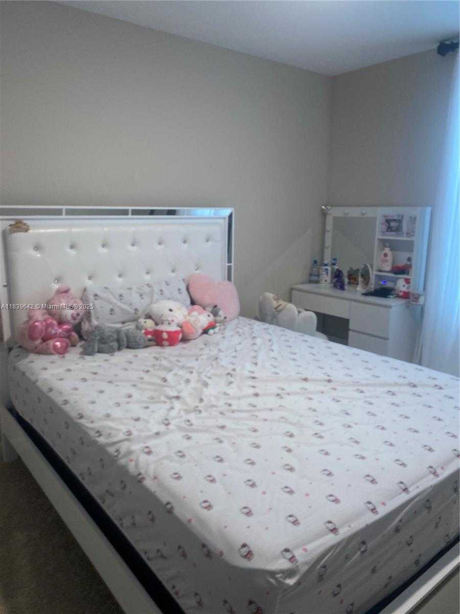 Small Image of 856 NORTH EAST GRIFFON AVE, Other City - In The State Of Florida Number 12