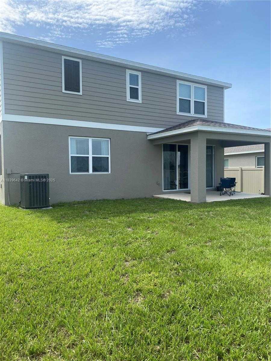Small Image of 856 NORTH EAST GRIFFON AVE, Other City - In The State Of Florida Number 15