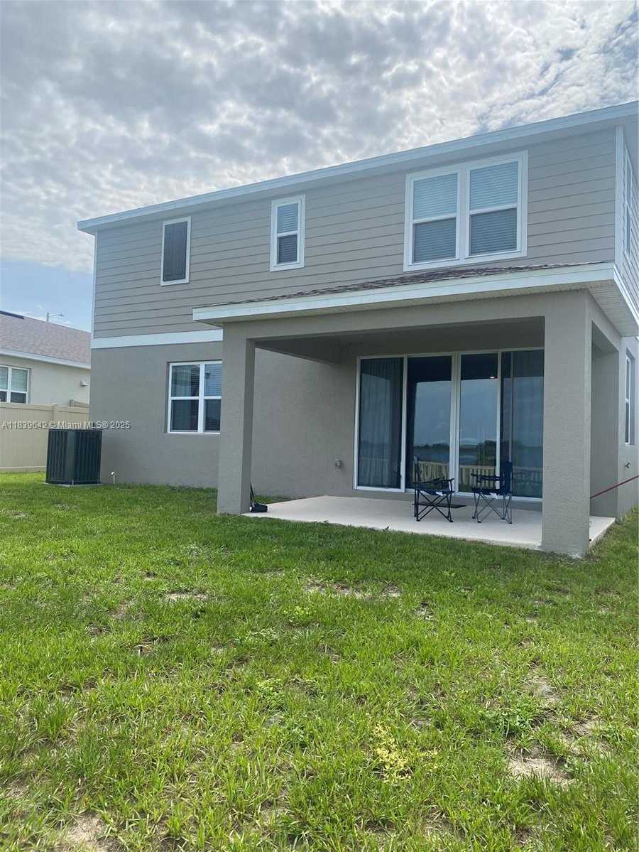 Small Image of 856 NORTH EAST GRIFFON AVE, Other City - In The State Of Florida Number 16