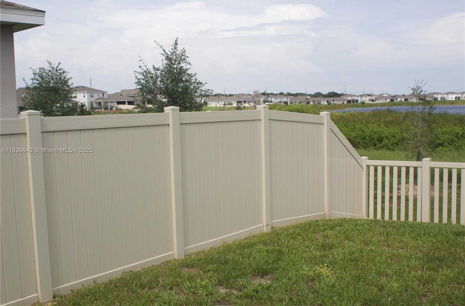 Small Image of 856 NORTH EAST GRIFFON AVE, Other City - In The State Of Florida Number 18