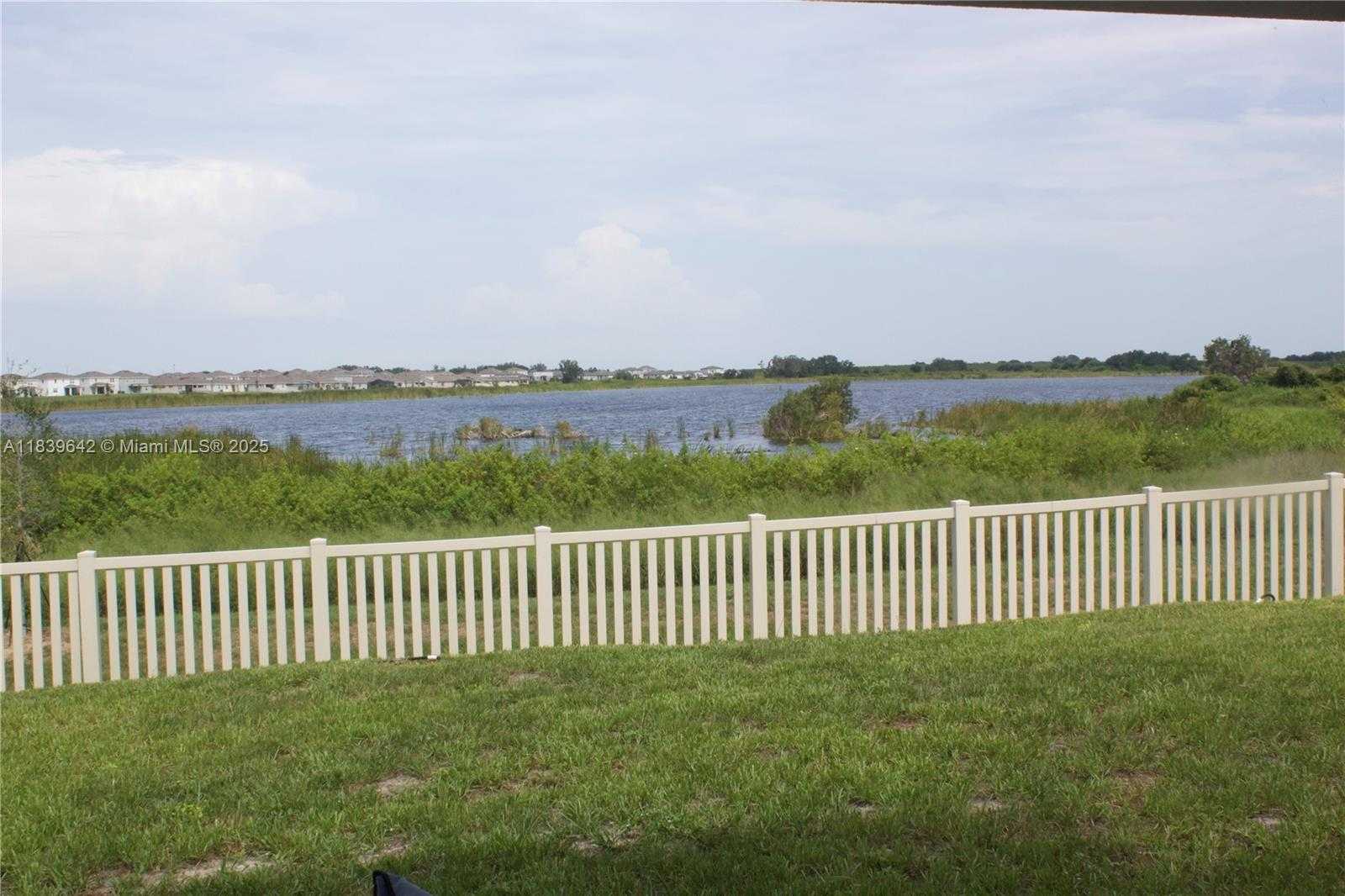 Small Image of 856 NORTH EAST GRIFFON AVE, Other City - In The State Of Florida Number 19