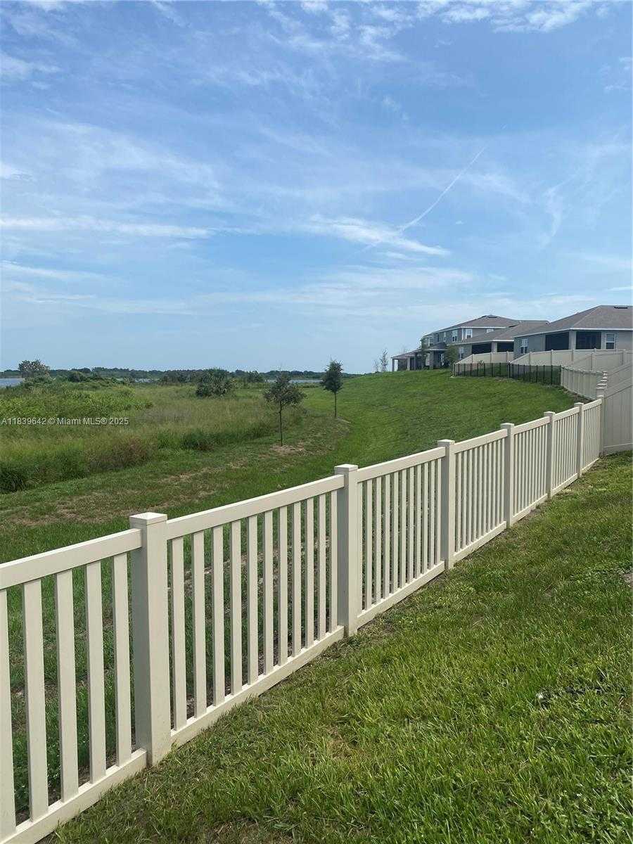Small Image of 856 NORTH EAST GRIFFON AVE, Other City - In The State Of Florida Number 21